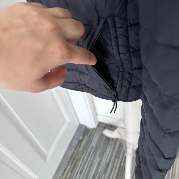 V by very size M Navy light thin quilted jacket with bag - Picture 6 of 12